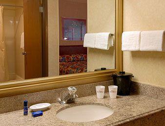 Baymont By Wyndham Detroit/roseville Hotel 2*